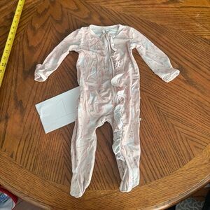caden‎ lane unicorn pink
3-6M